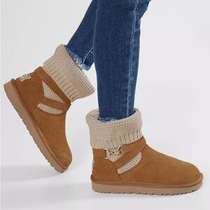 Women’s UGG Purl Strap Leather Boot